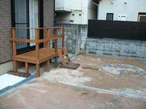 ウッドデッキ・真砂土・枕木花壇4